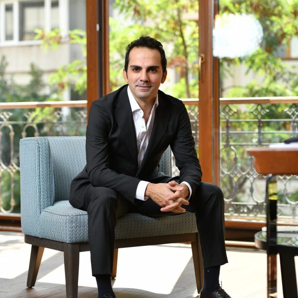 Op. Dr. Ali Murat Akkuş, facelift surgeon in Istanbul, Turkey